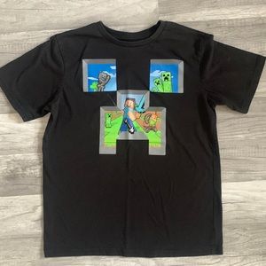 Boys black Minecraft t-shirt. Size, XL